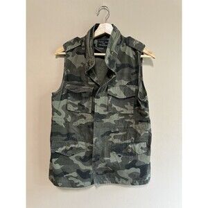 Love Tree 100%‎ Cotton Women’s Camouflage Vest Size Small Snap Up Snap Pockets